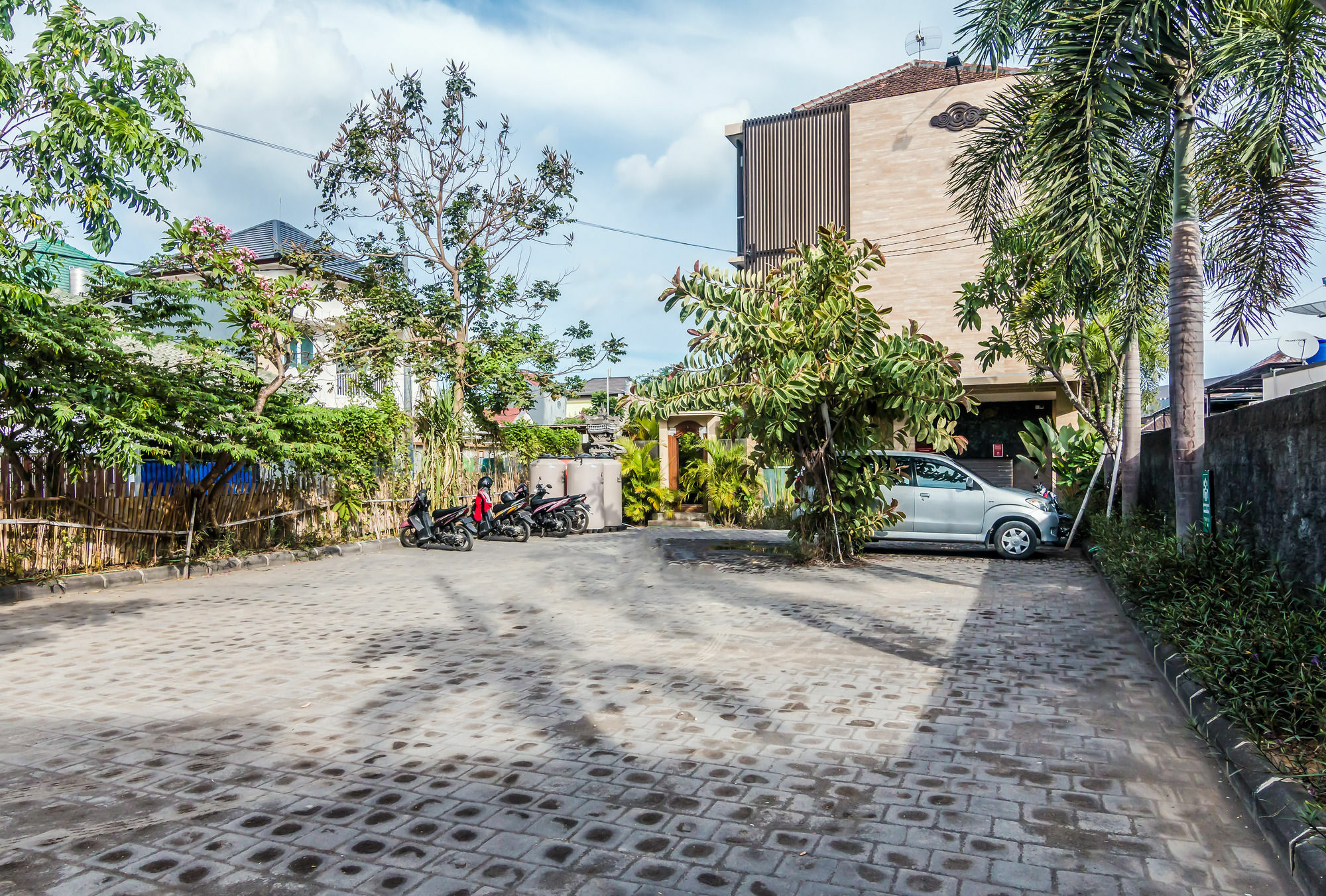 Zen Rooms Basic Jimbaran Taman Mulia Εξωτερικό φωτογραφία